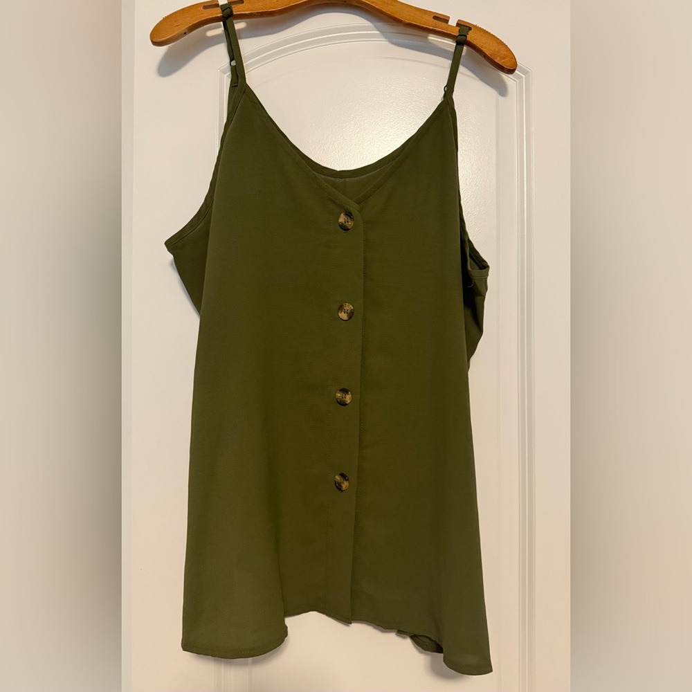Olive green tank 🫒